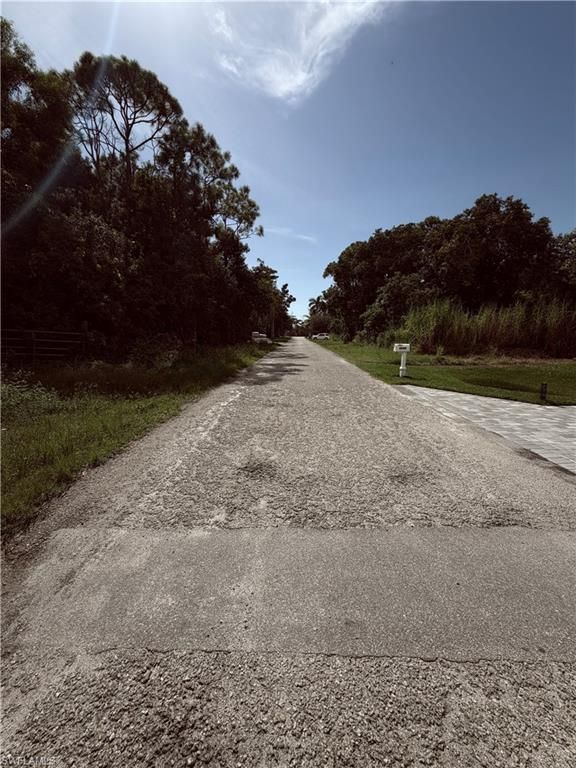 3060 pinetree DR, NAPLES, FL 34112 — photo 3