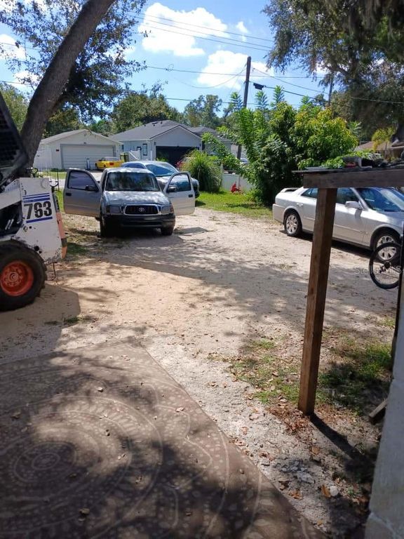 Image 11 of property listing at 1705 W POWHATAN AVENUE, Tampa, FL 33603