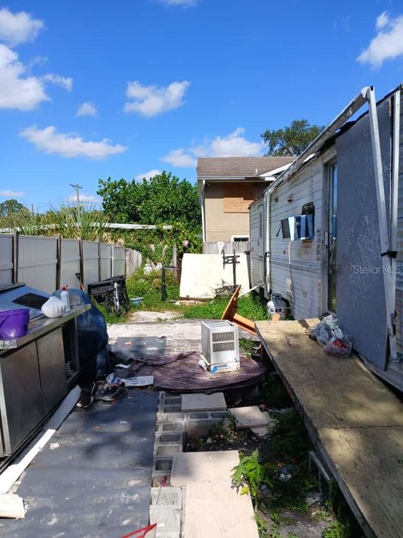 Image 13 of property listing at 1705 W POWHATAN AVENUE, Tampa, FL 33603