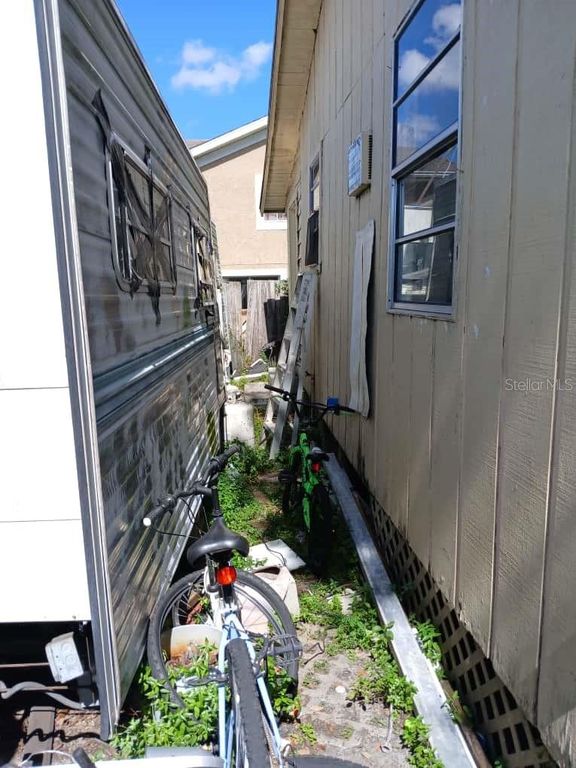 Image 15 of property listing at 1705 W POWHATAN AVENUE, Tampa, FL 33603