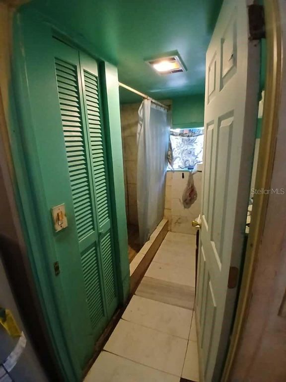 Image 22 of property listing at 1705 W POWHATAN AVENUE, Tampa, FL 33603