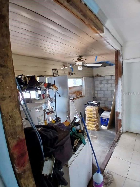 Image 5 of property listing at 1705 W POWHATAN AVENUE, Tampa, FL 33603