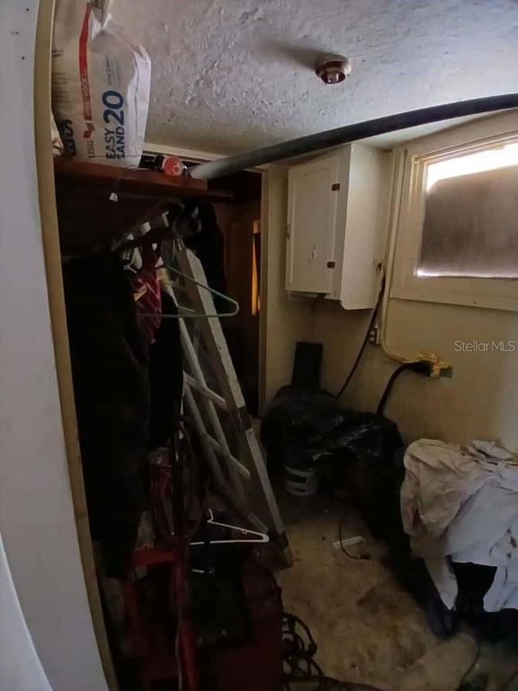 Image 8 of property listing at 1705 W POWHATAN AVENUE, Tampa, FL 33603