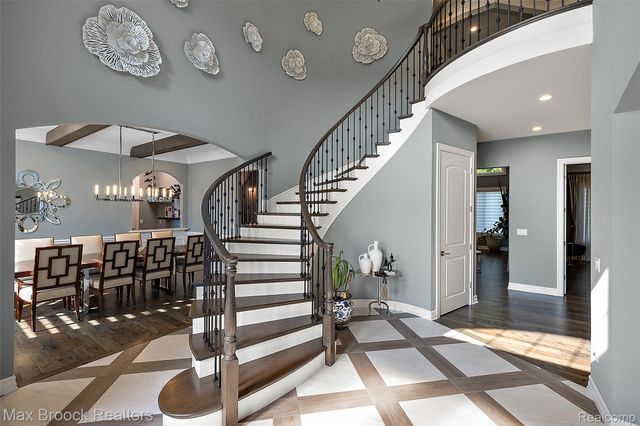 3888 Thatcher Drive, Rochester Hills, MI 48309