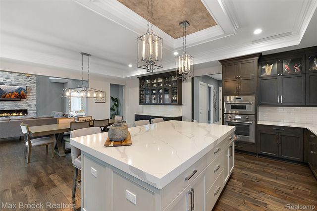 3888 Thatcher Drive, Rochester Hills, MI 48309