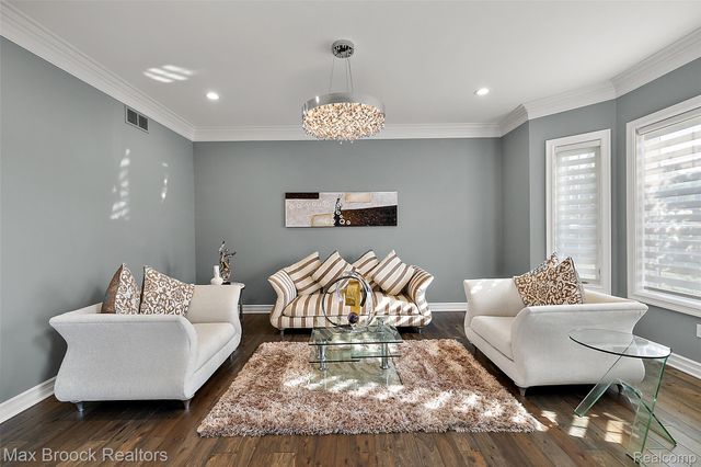 3888 Thatcher Drive, Rochester Hills, MI 48309