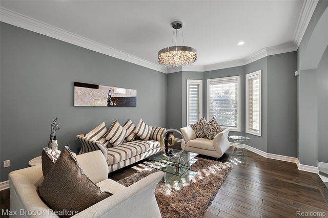 3888 Thatcher Drive, Rochester Hills, MI 48309