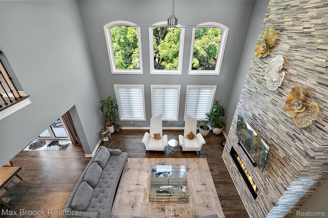 3888 Thatcher Drive, Rochester Hills, MI 48309