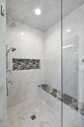3888 Thatcher Drive, Rochester Hills, MI 48309