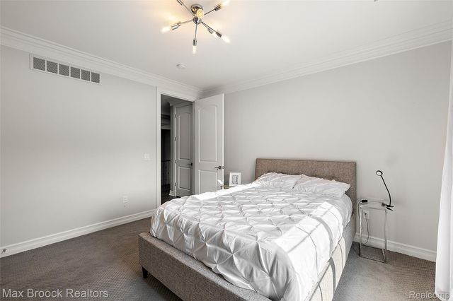 3888 Thatcher Drive, Rochester Hills, MI 48309