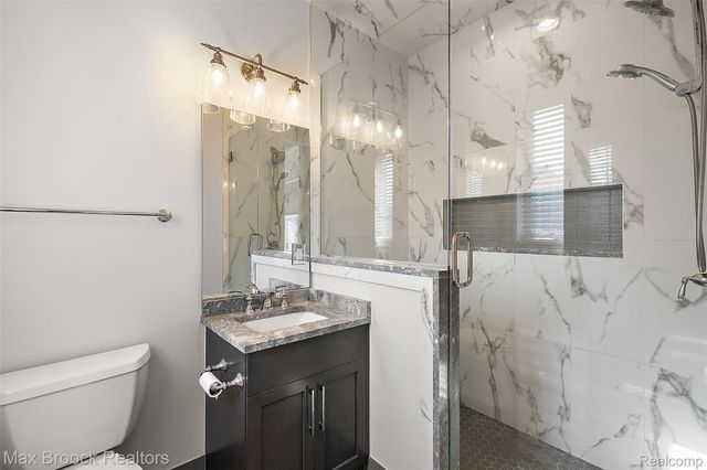 3888 Thatcher Drive, Rochester Hills, MI 48309
