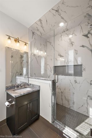 3888 Thatcher Drive, Rochester Hills, MI 48309