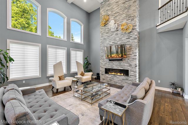 3888 Thatcher Drive, Rochester Hills, MI 48309