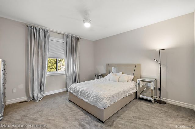 3888 Thatcher Drive, Rochester Hills, MI 48309