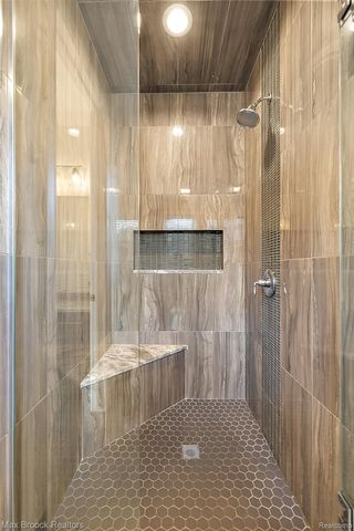 3888 Thatcher Drive, Rochester Hills, MI 48309