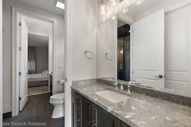 3888 Thatcher Drive, Rochester Hills, MI 48309