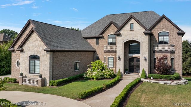 3888 Thatcher Drive, Rochester Hills, MI 48309