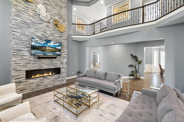 3888 Thatcher Drive, Rochester Hills, MI 48309