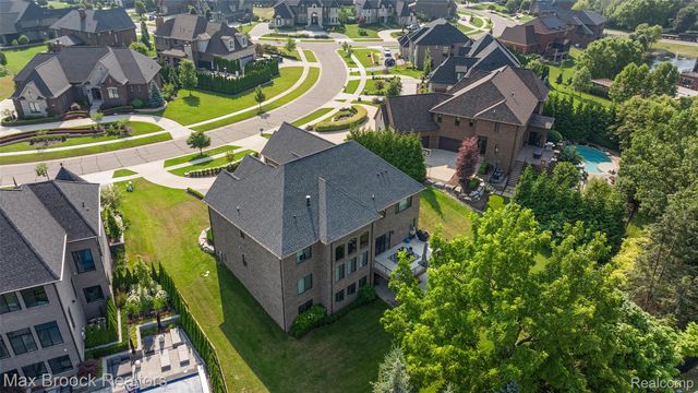 3888 Thatcher Drive, Rochester Hills, MI 48309