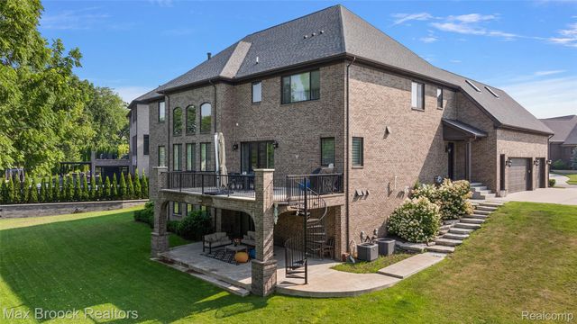 3888 Thatcher Drive, Rochester Hills, MI 48309