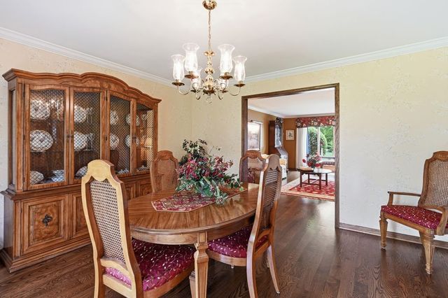 1411 W Allison Court, Arlington Heights, IL 60005