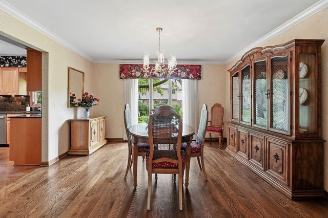 1411 W Allison Court, Arlington Heights, IL 60005
