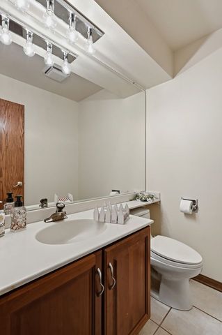 1411 W Allison Court, Arlington Heights, IL 60005