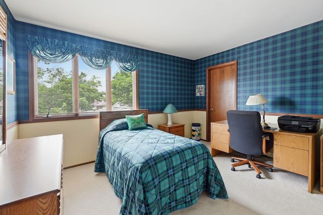 1411 W Allison Court, Arlington Heights, IL 60005