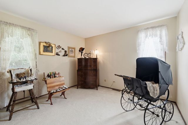 1411 W Allison Court, Arlington Heights, IL 60005