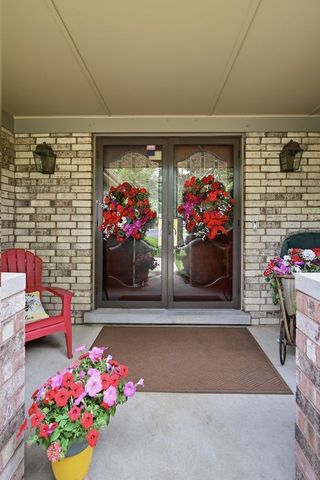1411 W Allison Court, Arlington Heights, IL 60005