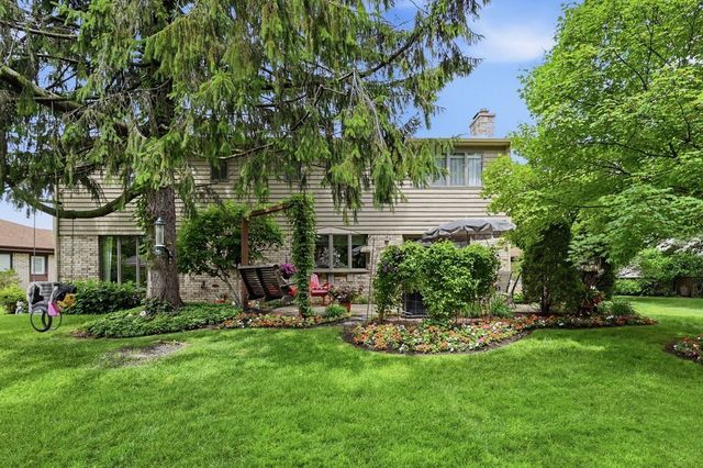 1411 W Allison Court, Arlington Heights, IL 60005