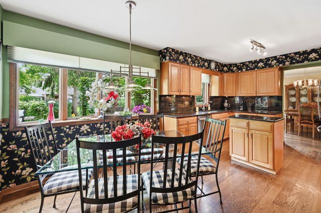 1411 W Allison Court, Arlington Heights, IL 60005