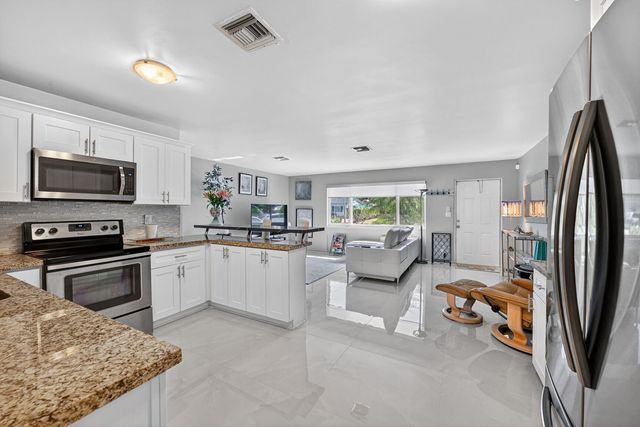 937 SE 7th Street, Deerfield Beach, FL 33441