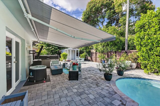 937 SE 7th Street, Deerfield Beach, FL 33441