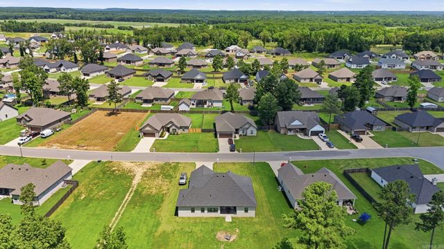 139 Hayden Dr, Beebe, AR 72012