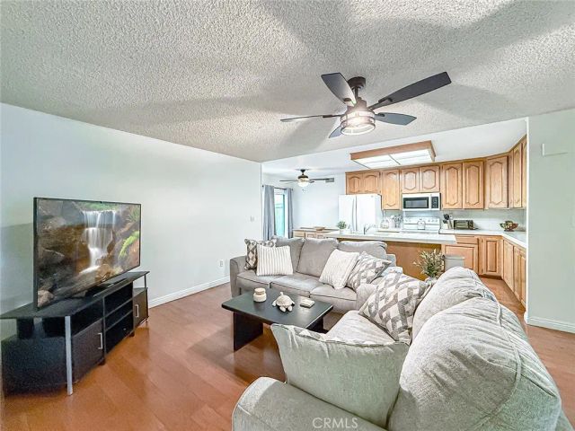 10439 Larwin Avenue, Chatsworth, CA 91311