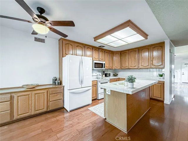 10439 Larwin Avenue, Chatsworth, CA 91311