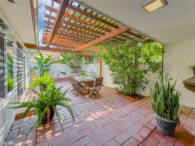 10439 Larwin Avenue, Chatsworth, CA 91311