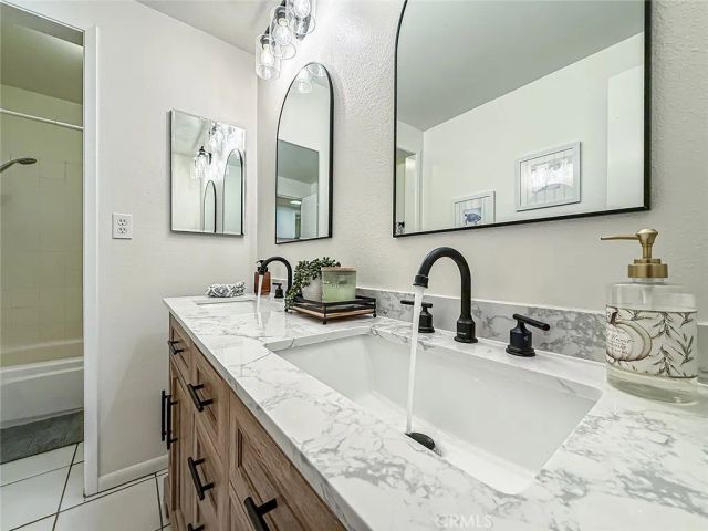 10439 Larwin Avenue, Chatsworth, CA 91311