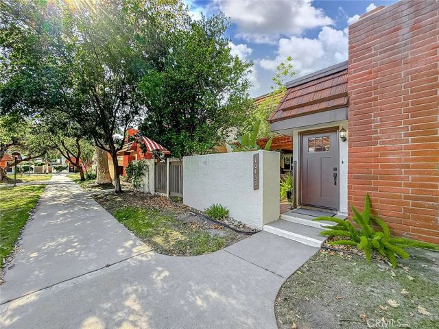10439 Larwin Avenue, Chatsworth, CA 91311
