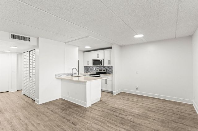 507 Meadows Circle, Boynton Beach, FL 33436