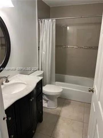 14218 SW 176th Ter, Miami, FL 33177