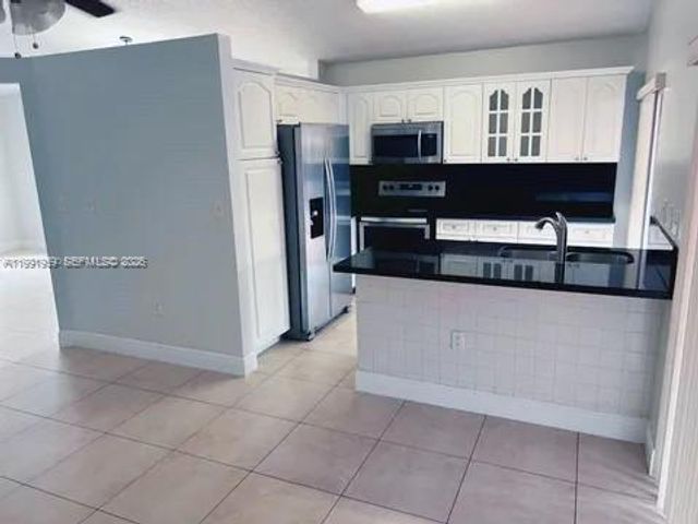 14218 SW 176th Ter, Miami, FL 33177