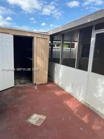 14218 SW 176th Ter, Miami, FL 33177