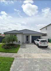 14218 SW 176th Ter, Miami, FL 33177