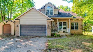 831 27th Street NE, Massillon, OH 44646