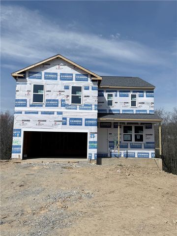 418 Curtis Ct., New Stanton, PA 15639