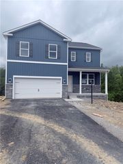 418 Curtis Ct., New Stanton, PA 15639