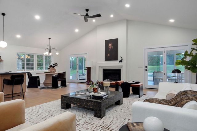 5021 S Farm Rd 137, Springfield, MO 65810