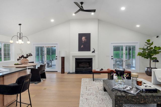 5021 S Farm Rd 137, Springfield, MO 65810